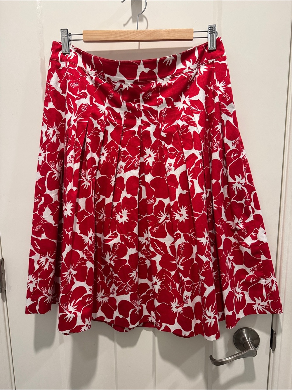 Talbots Red and White Floral A-Line Skirt Size 8